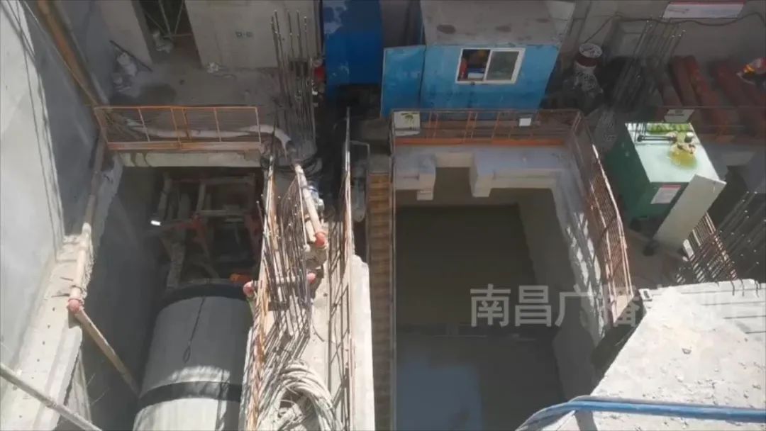 国庆假期不歇工 丹霞大道节点性工程稳步推进_拉斯维加斯3133cc