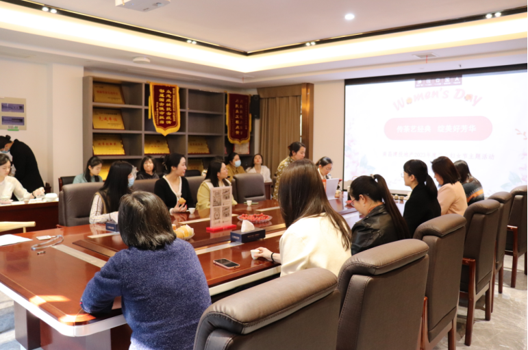 传茶艺经典 绽优美青春 ——拉斯维加斯3133cc地产公司组织开展三八妇女节主题活动_拉斯维加斯3133cc