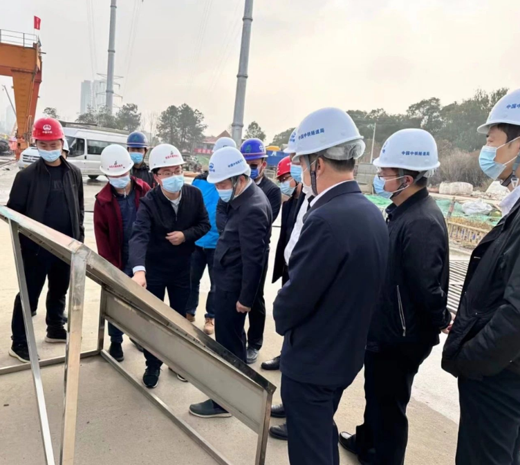 市住建局局长李勇一行深入丹霞路项目现场调研_拉斯维加斯3133cc