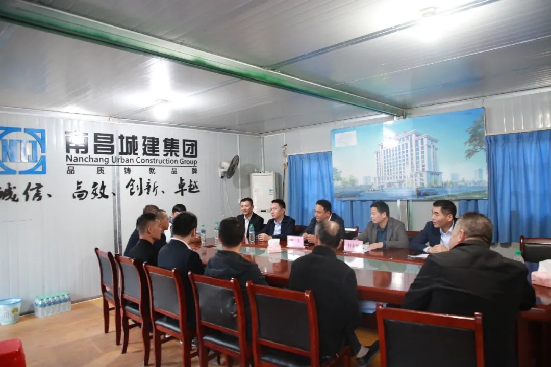 南昌城投集团人武部开展传承武士精神，，，，做集团建设生长的“排头兵”座谈会